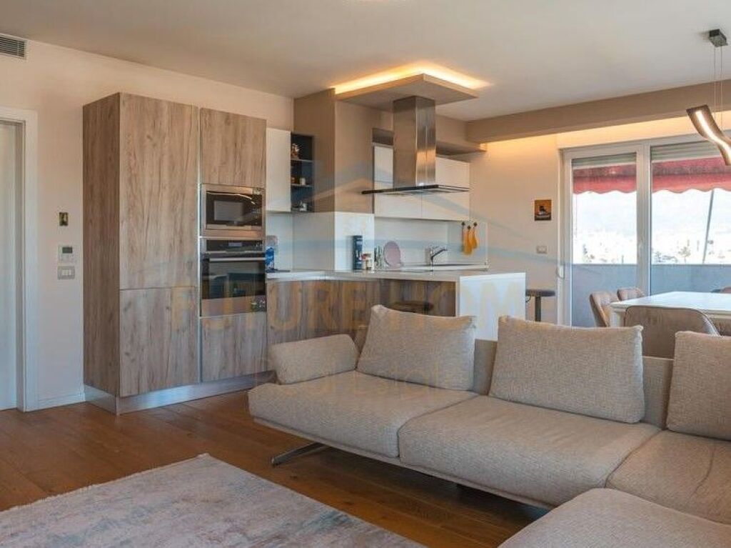 Apartment 3+1+2 for Sale Complex "Kontakt", 21 Dhjetori