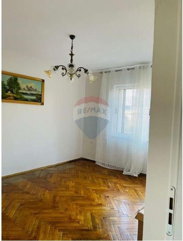 Apartament 3+1 me qera Rruga Fortuzi