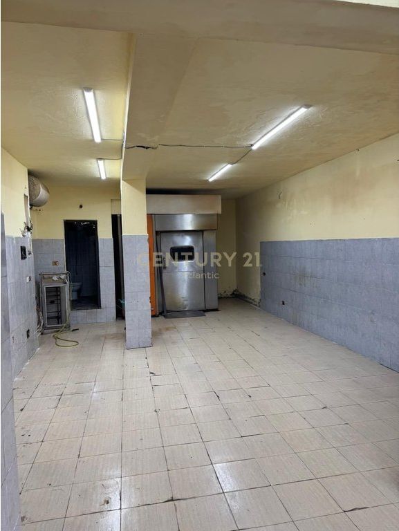 AMBIENT BIZNESI NË SHITJE NË LAGJEN NR. 12, DURRËS 120,000 €
