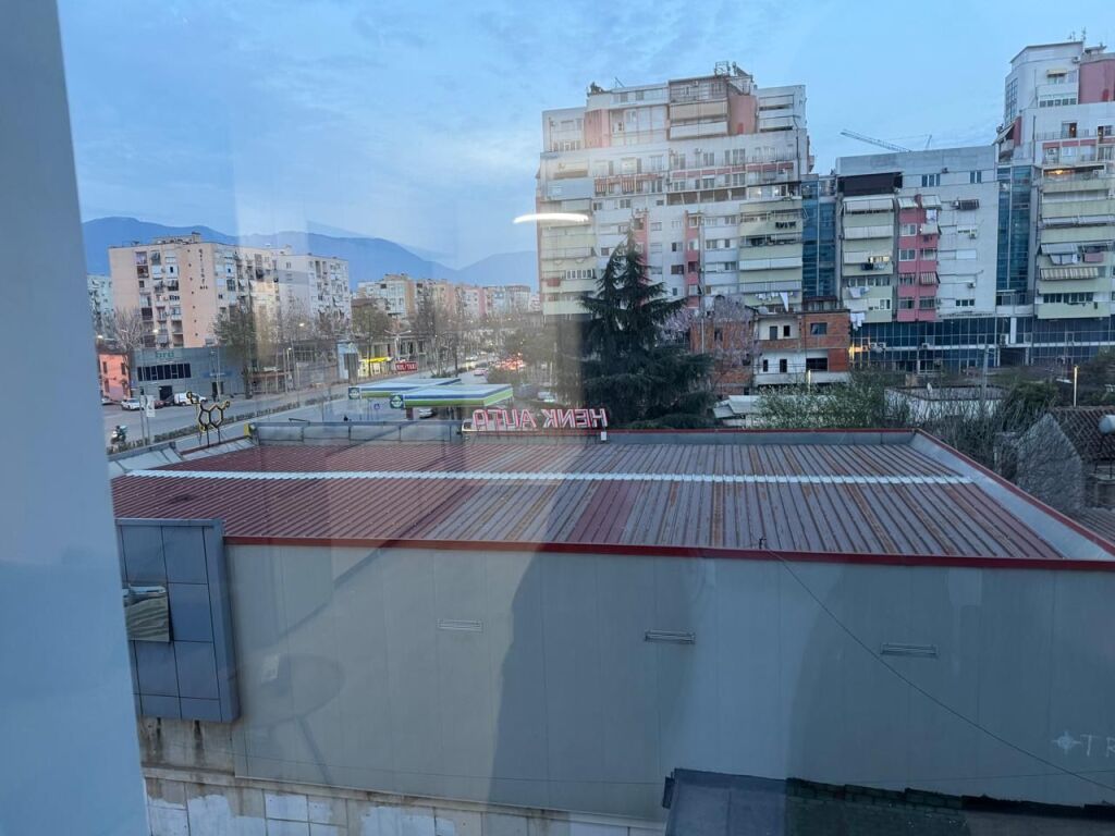 1+1 In Affitto, Piazza Shqiponja, Arredamento Nuovo