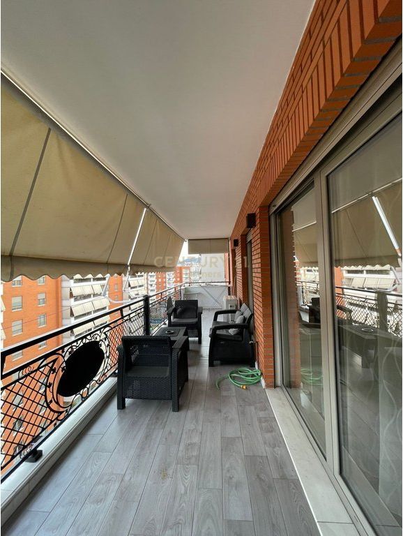 Appartamento 2+1+2 con posto auto in affitto nel complesso Delijorgji