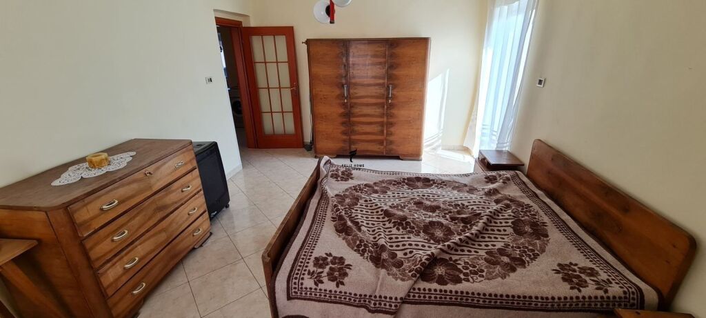 APARTAMENT ME QERA 2+1 PAZARI I RI 50.000 LEKE FH-64495