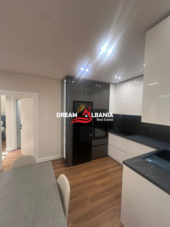 Appartamento 2+1 in Affitto Rr. Hoxha Tahsim – Tirana (ID 42215500) F