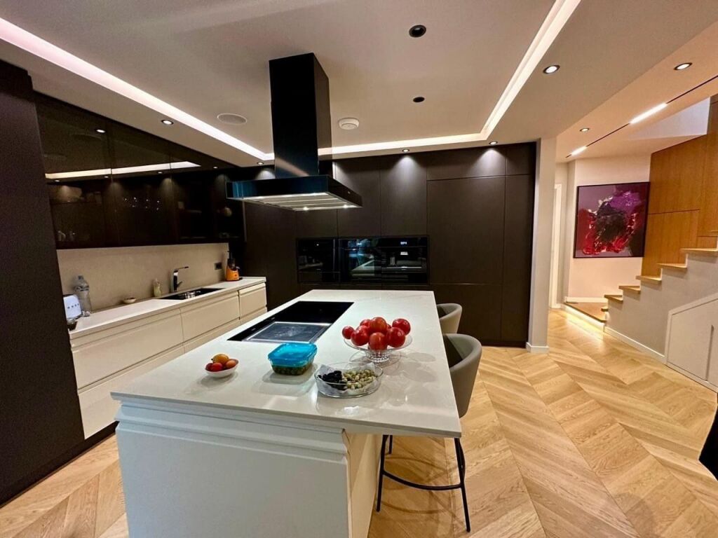 🏡 Villa su 3 Piani in Vendita – Mandarin Residence