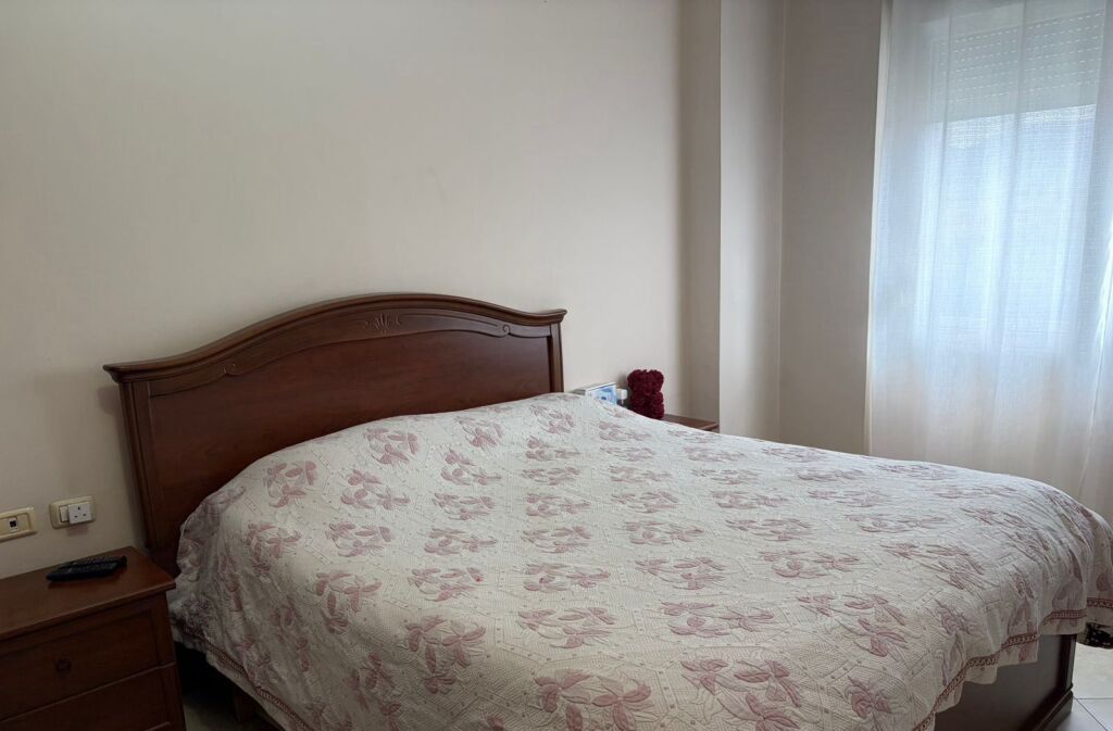 For rent Apartment 2+1, Kamza turn, Yellow buildings 450 thousand leke