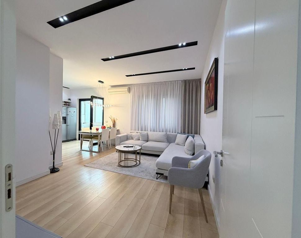 KAFE FLORA, SHESIM APARTAMENT 3+1