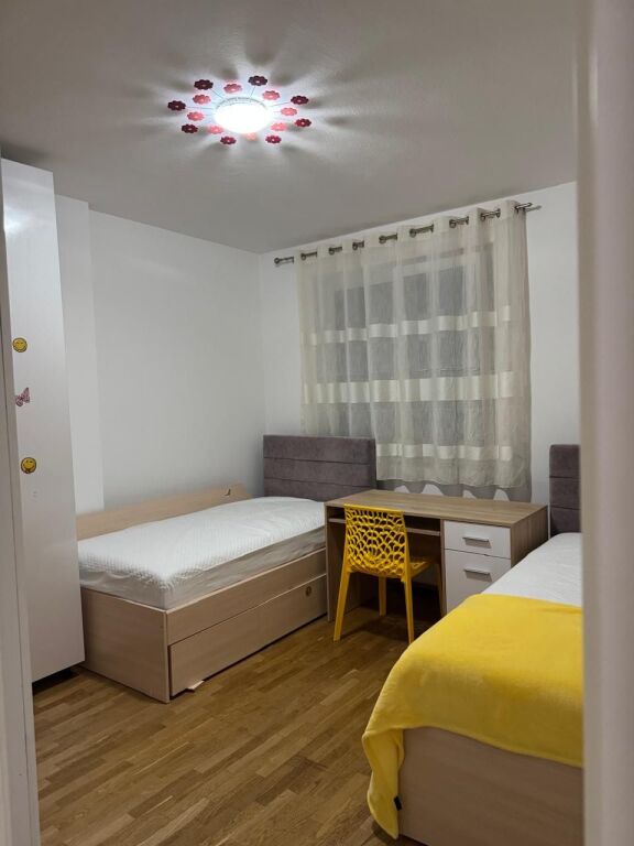 Shesim Apartament 2+1+Parkim te rrugice e Sales!!