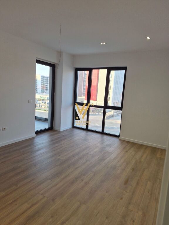 JEPET ZYRE 65 M2 ME QIRA TE ISH SHESHI SHQIPONJA 65.000 LEKE