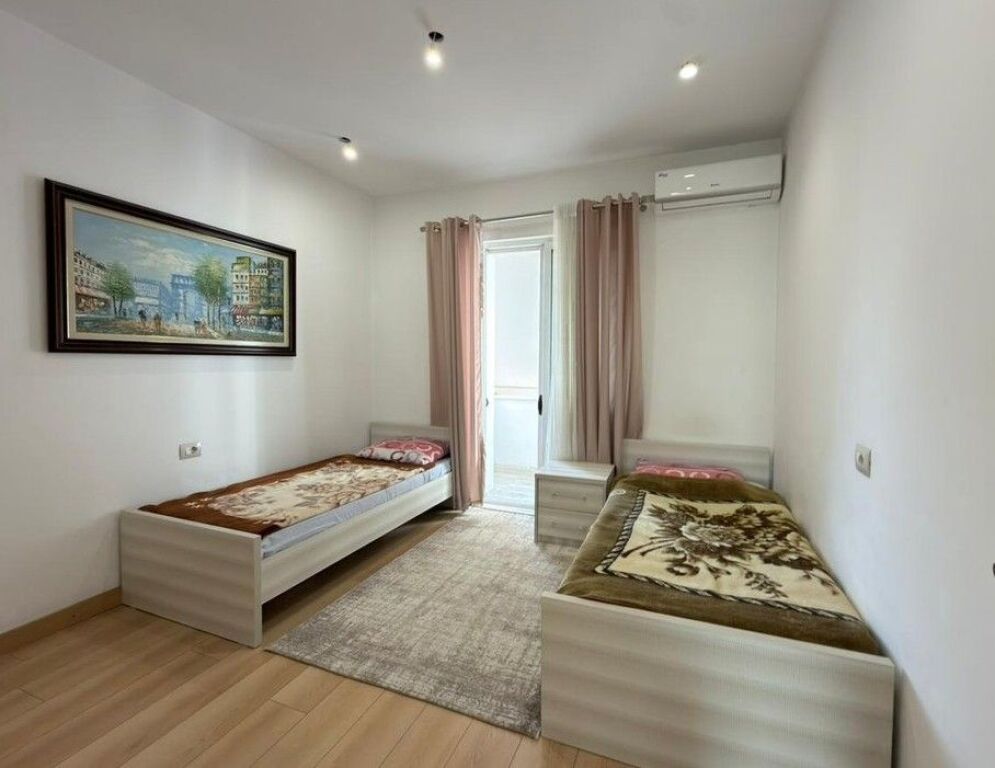 KAFE FLORA, SELLING APARTMENT 3+1