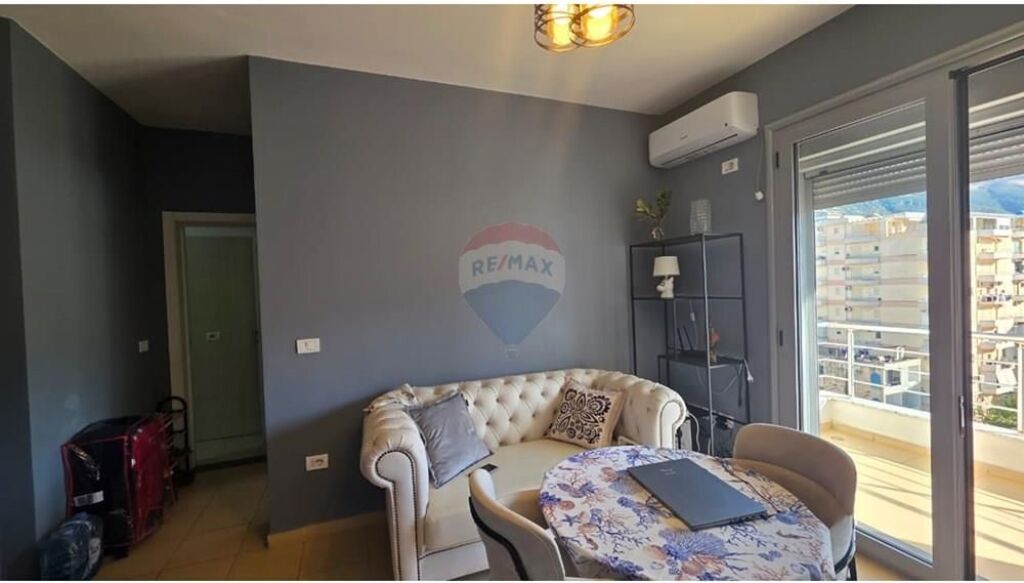 🏡 Apartament 1+1 për Shitje – Lungomare, Vlorë