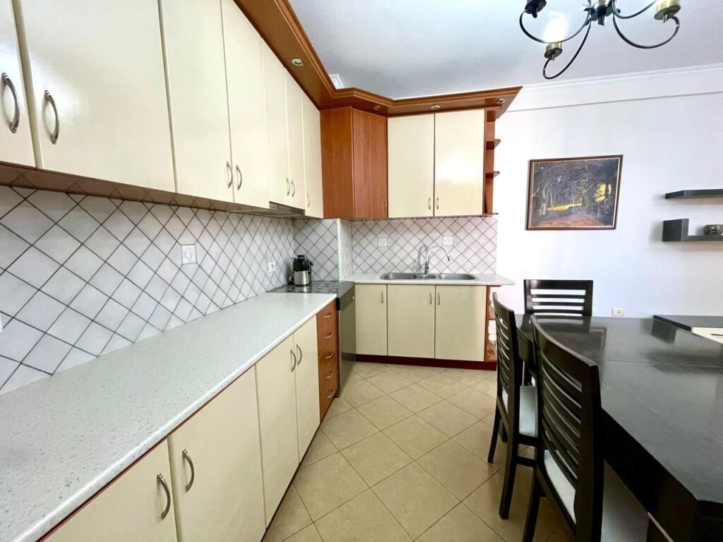 Appartamento 2+1 in affitto a Kamez