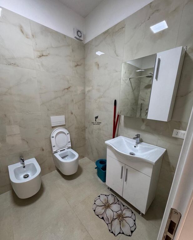 APARTAMENT ME QERA 1+1 ZOGU ZI 500 EURO FH-64371