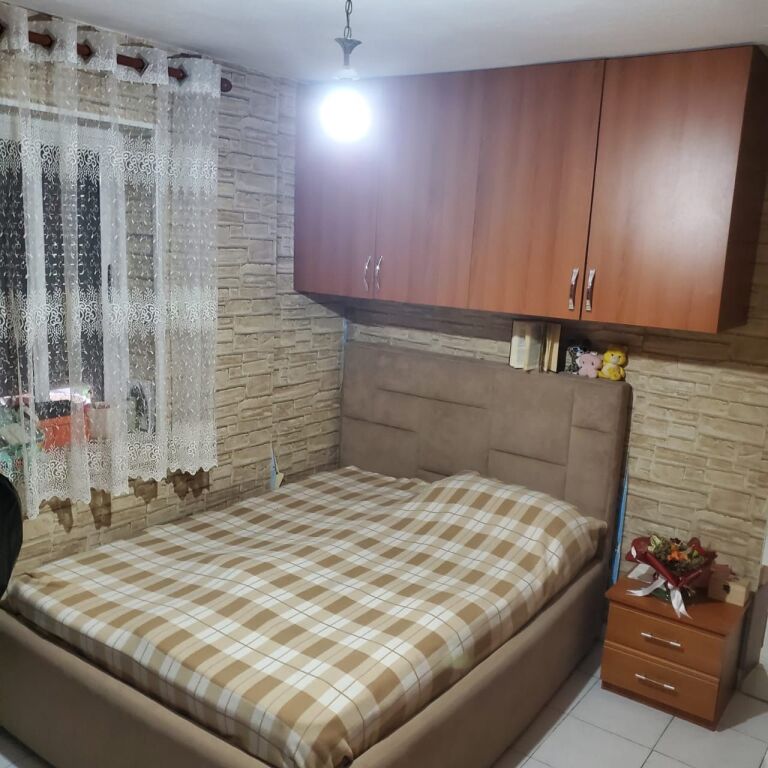 Apartament 1+1, Siri Kodra!