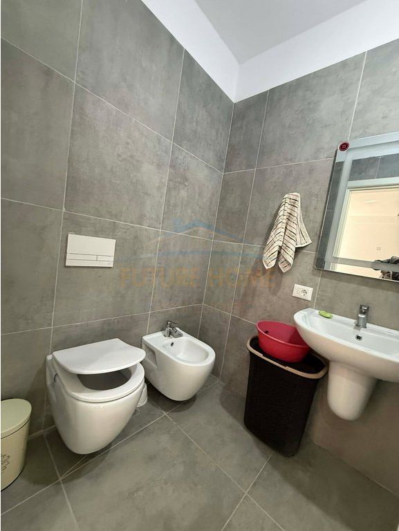 Qera, Apartament 1+1 + Post Parkimi, Univers City