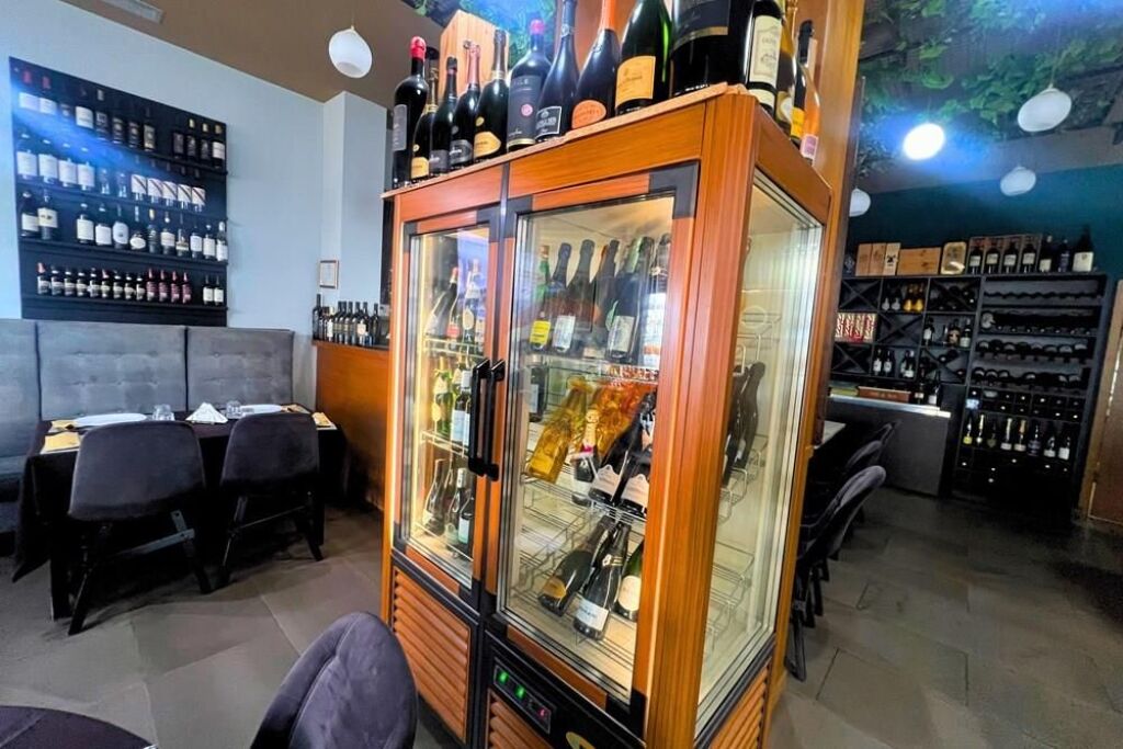 🍽️ Restorant për Shitje – Lungomare, Vlorë