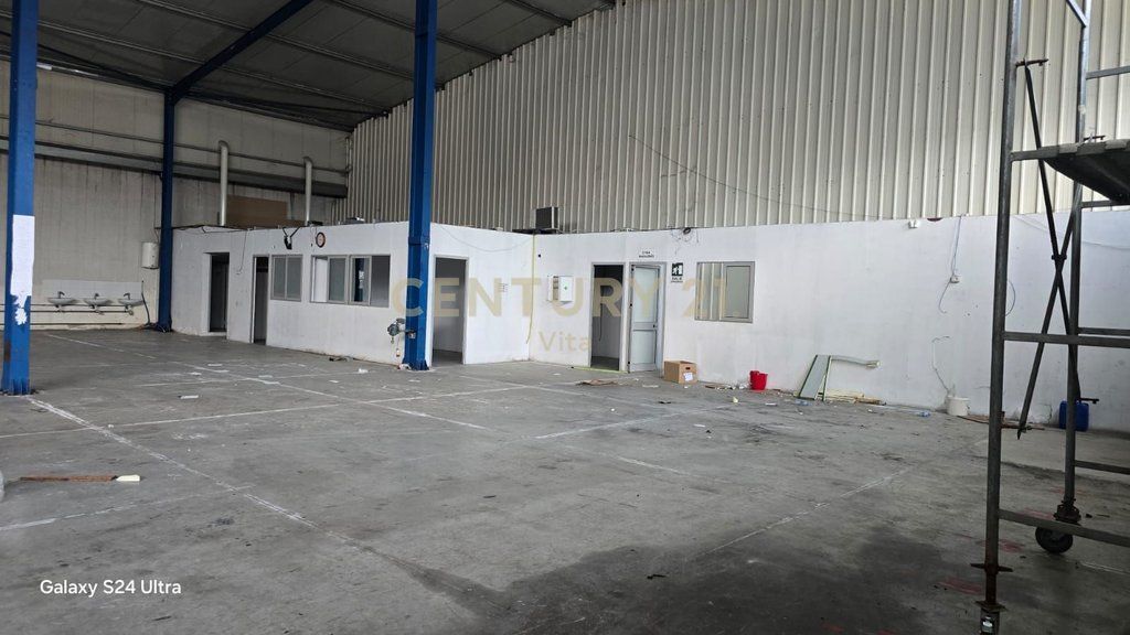 Magazinë me Qira në Autostradën Durrës-Tiranë 770m2