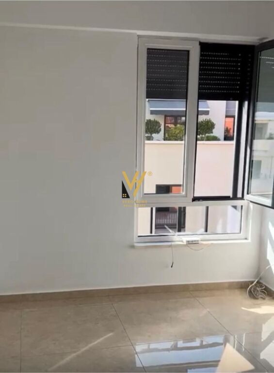 OFFICE 105 M2 FOR RENT AT MYSLYM SHYRI 1.100 EURO