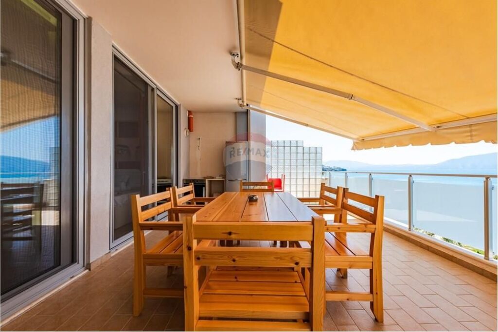 🏡 Apartament 1+1 për Qira – Lungomare, Vlorë