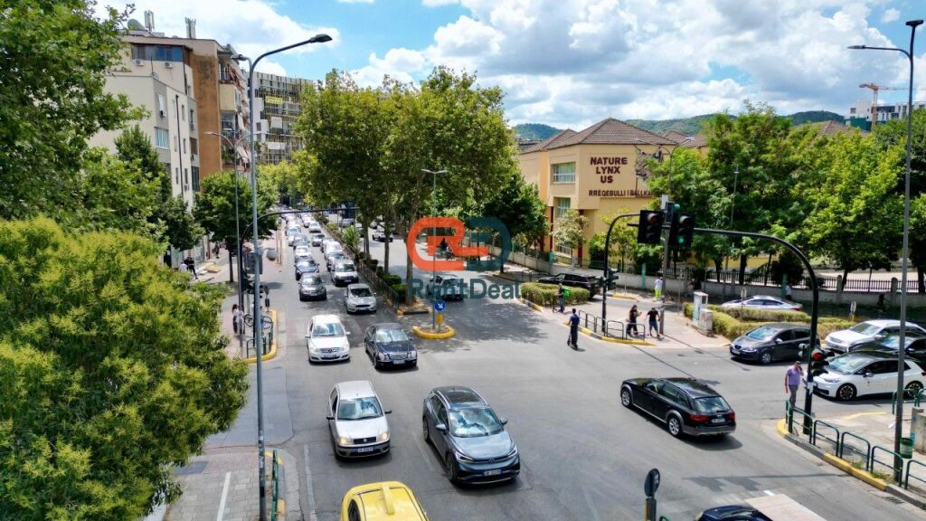 Near Vasil Shantos, Ideal Shop for Investment for Sale !!