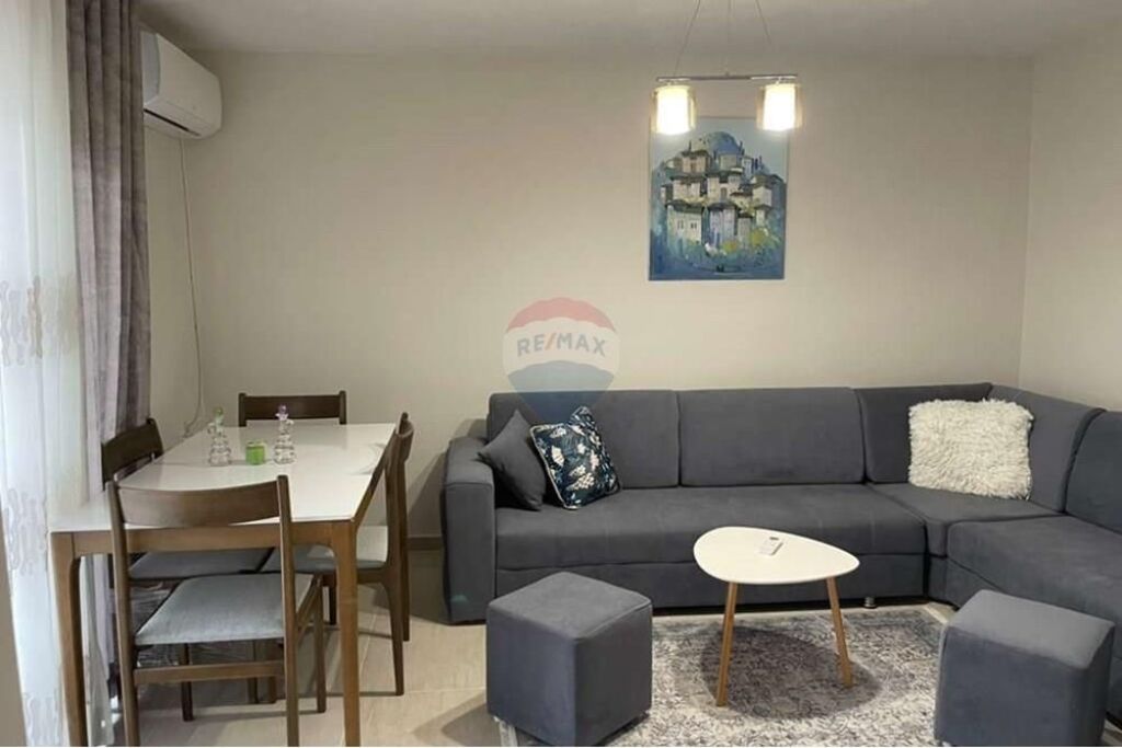 Apartament 3+1 me qera Rruga Fortuzi
