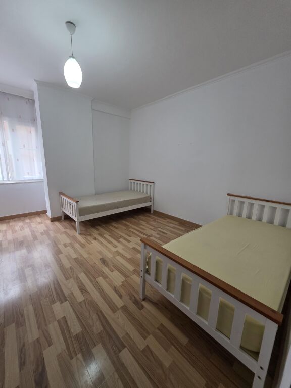 Apartament 2+1, Astir!