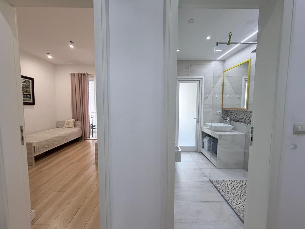 KAFE FLORA, SHESIM APARTAMENT 3+1