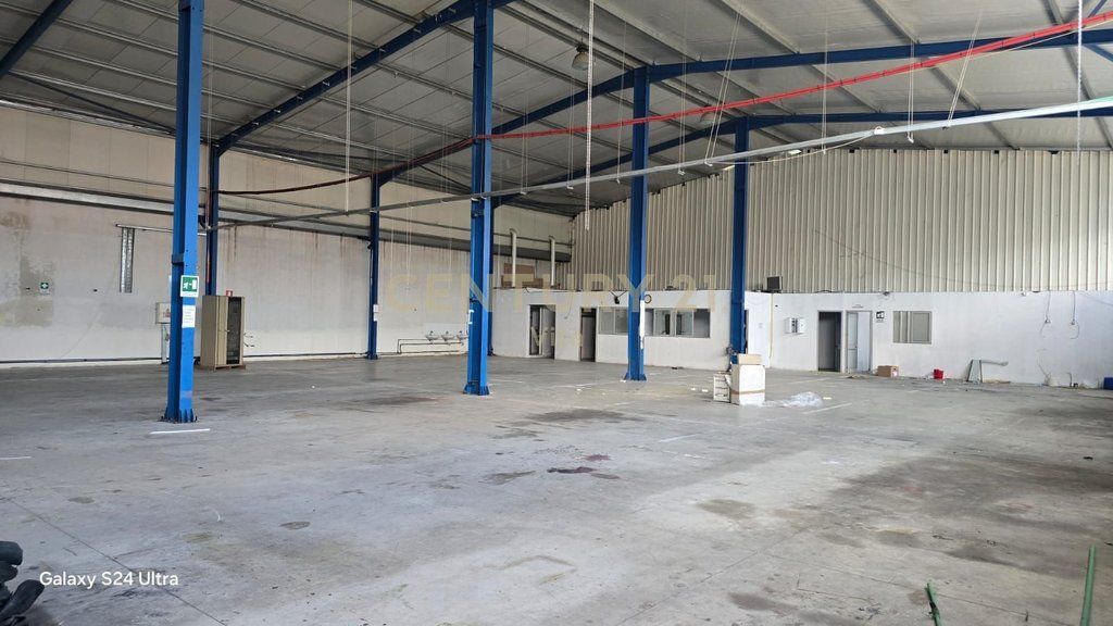 Magazinë me Qira në Autostradën Durrës-Tiranë 770m2