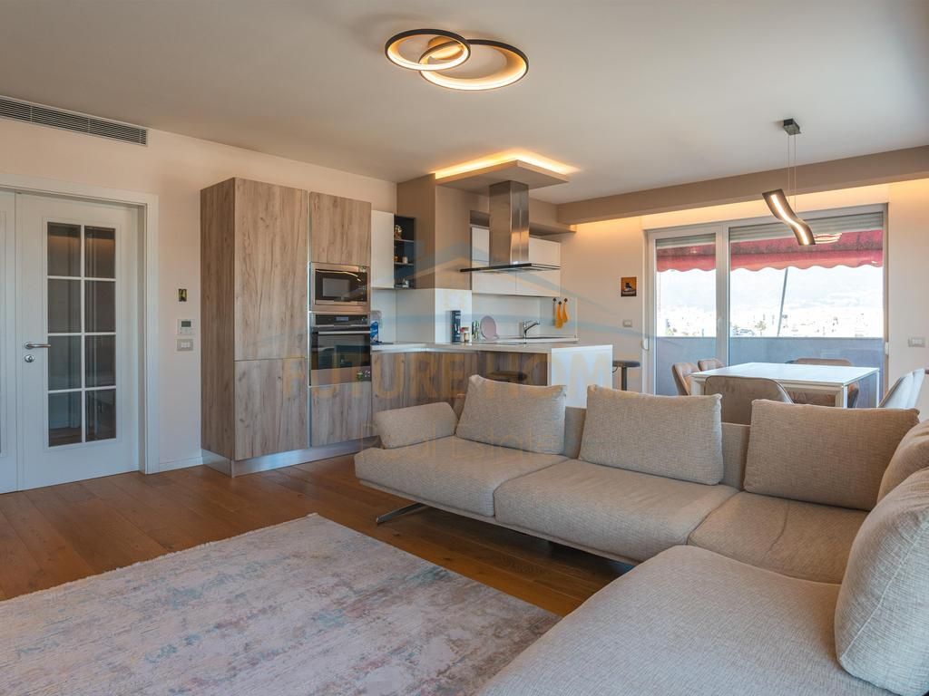 For sale, Apartment 3+1+2, Complex "Kontakt", 21 Dhjetori