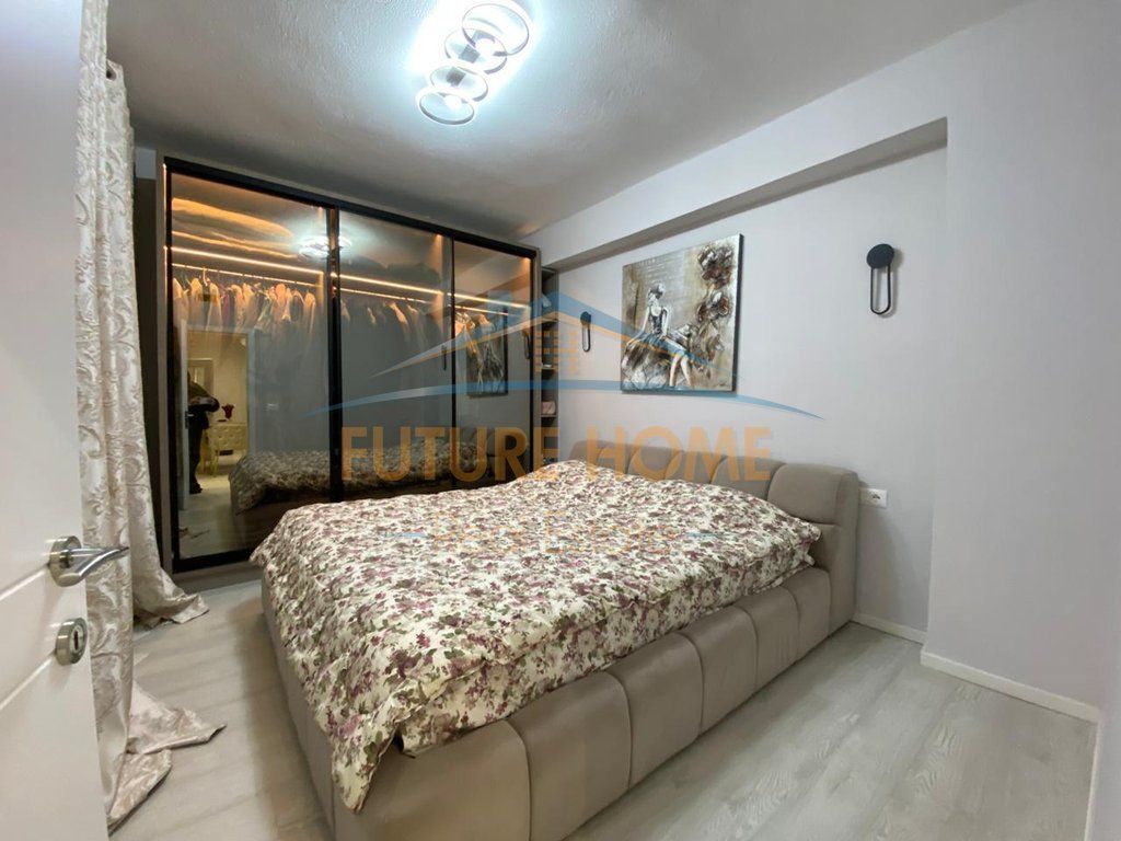 Shitet, Apartament 2+1+2, Stadiumi Dinamo