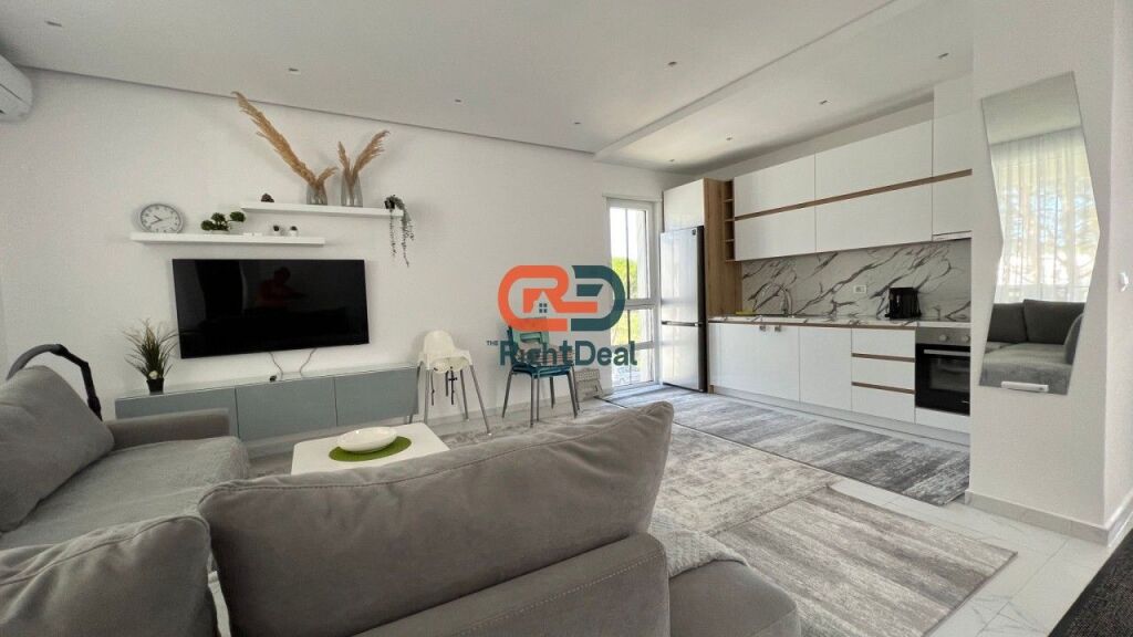 A San Pietro, nella Baia di Lalzi, in vendita un super appartamento 2+1 con planimetria perfetta!