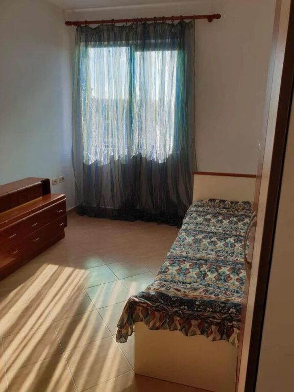 Qera | Apartament 2 + 1 | Fresku | 400 €/muaj