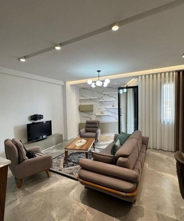 Jepet me qira apartament 2+1+2 tek Pazari i Ri !