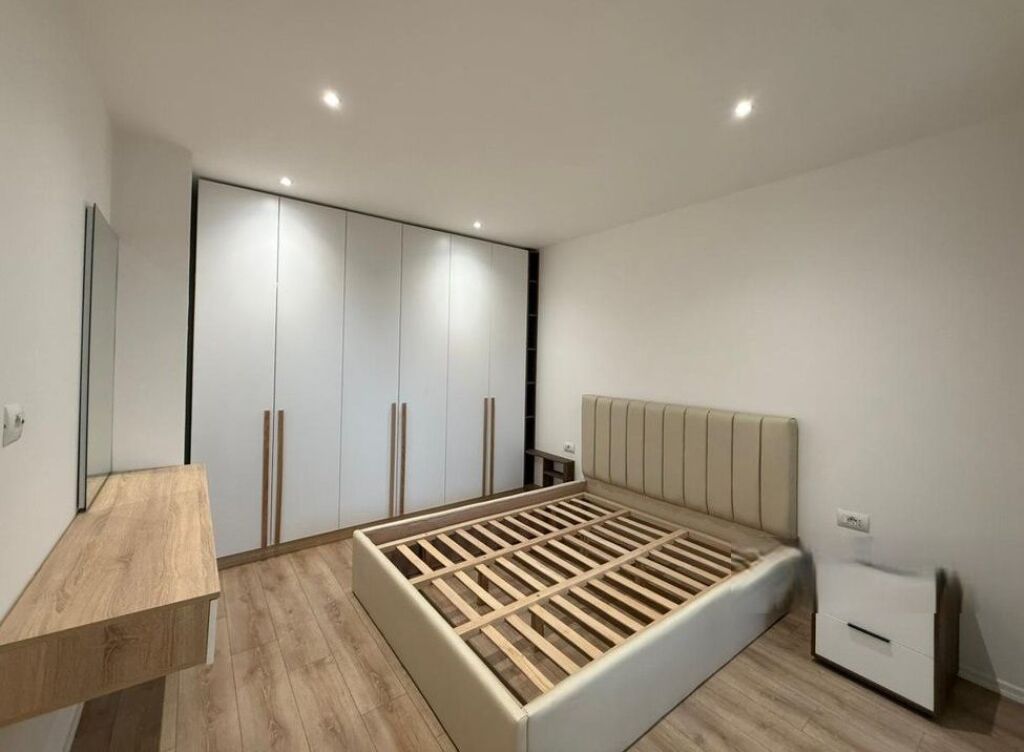 SHITJE 1+1 prane qendres te rruga fortuzi