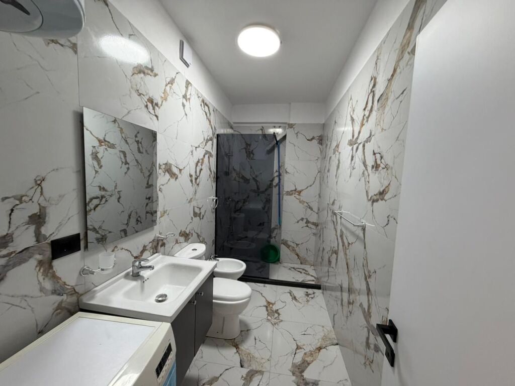 📣 AFFITTO Appartamento 2+1+2 📍 Complesso Star, Ex Parco degli Autobus ✨  💶Prezzo 70.000 Leke