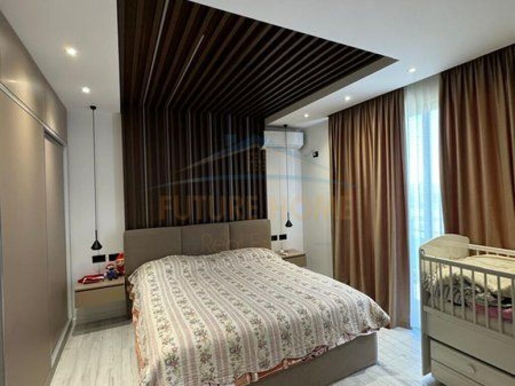 Apartment 2+1+2+ Veranda for Sale, Shkozë