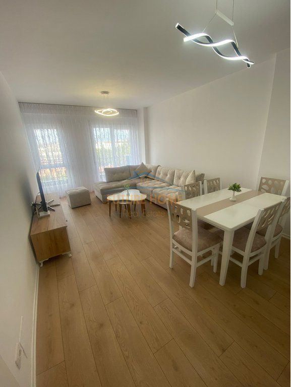 Qera, Apartament 1+1, Rruga 5 Maji, Tiranë.