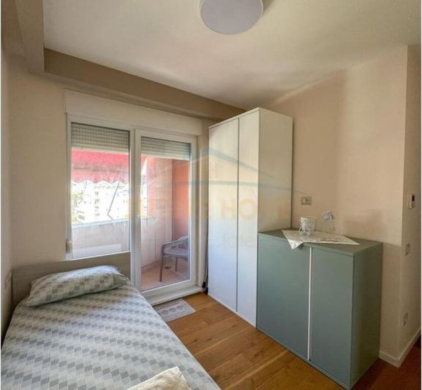 Apartment 3+1+2 for Sale Complex "Kontakt", 21 Dhjetori