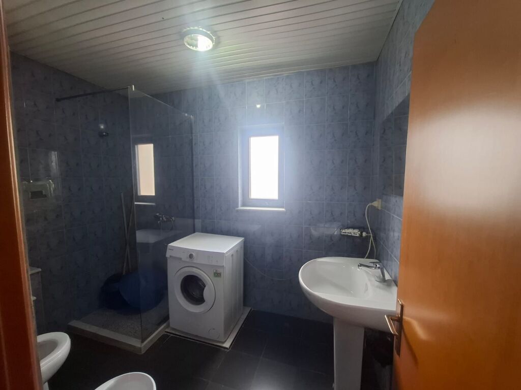  Appartamento 2+1 in Affitto a Lungo Termine – Vicino alla Scuola di Musica, Vlora