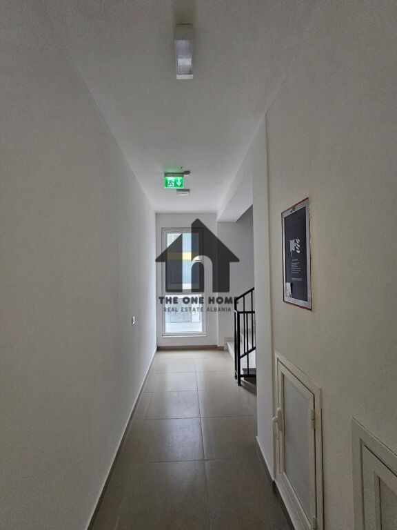 Ap.Shitje 2+1+1Garazh / Univers City. (gati per banim)