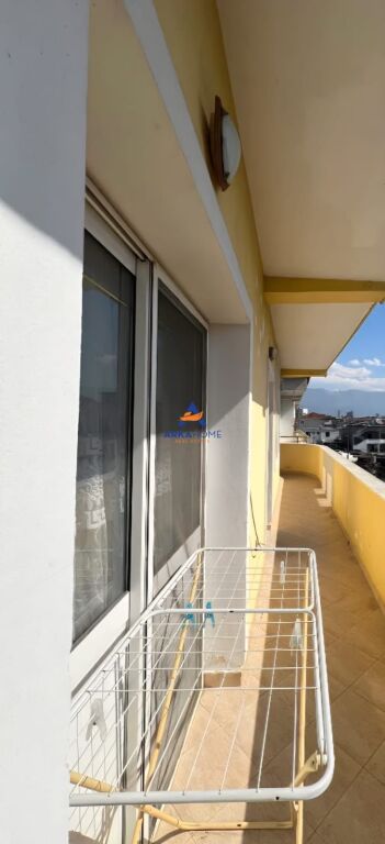 JEPET APARTAMENT ME QERA 2+1+BALLKON "RRUGA HALIL KURETANI, MISTO MAME,YZBERISHT" 400 EURO 