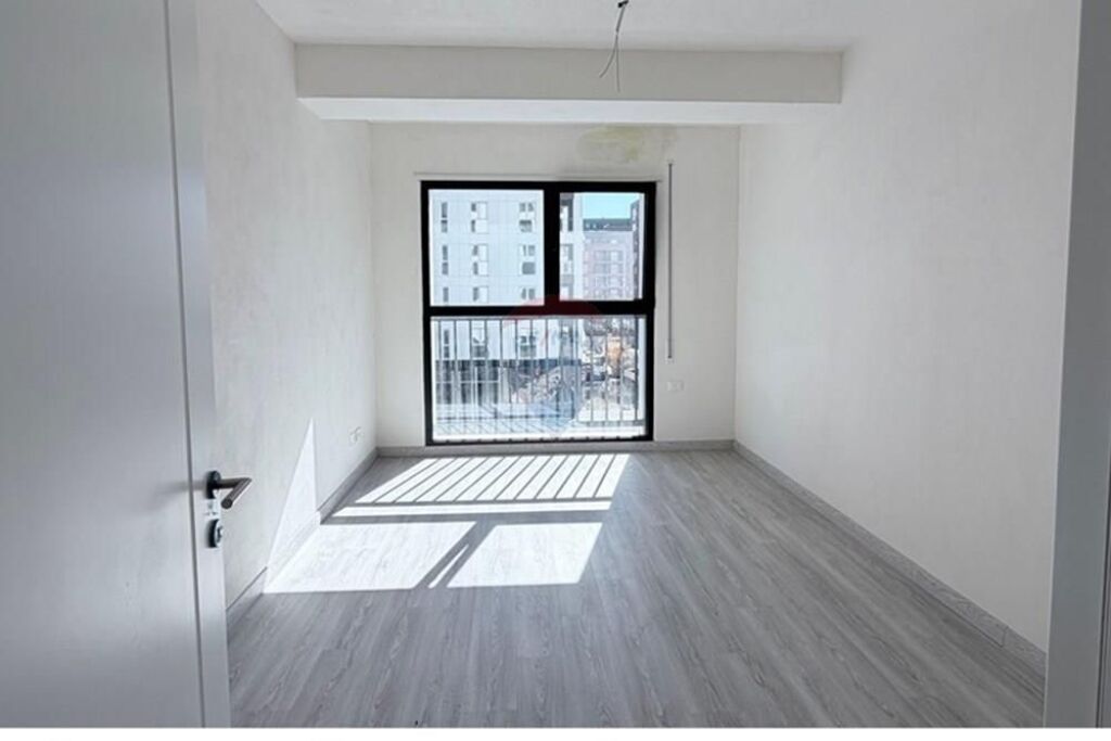 Apartament - Për Qira - Bulevardi i Ri, Tiranë