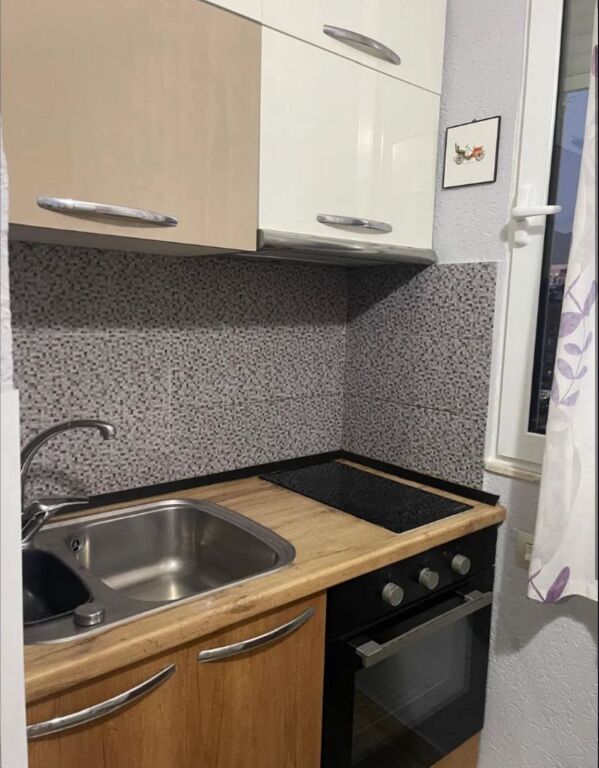 Jepet me qira apartament 2+1 – Rruga e Kosovareve