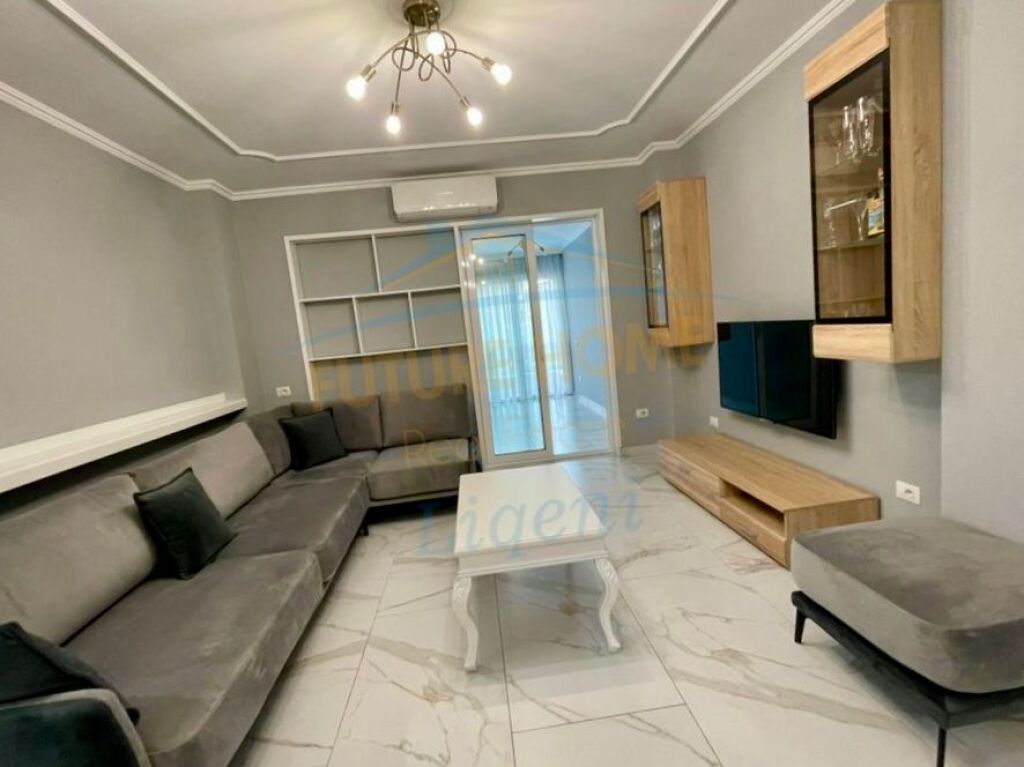 Rent, Apartment 2+1+2, Willson Square, Tirana.