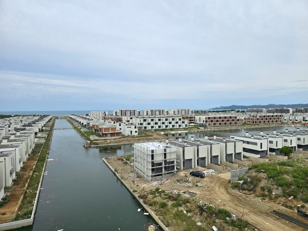 TURQUOISE MARINA, DUBLEX / 2 APARTAMENTE 1+1 PER SHITJE