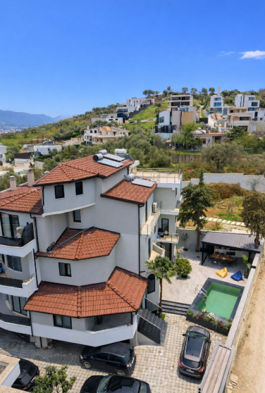 🏡 Super Vilë Luksoze për Shitje – Liqeni i Thatë