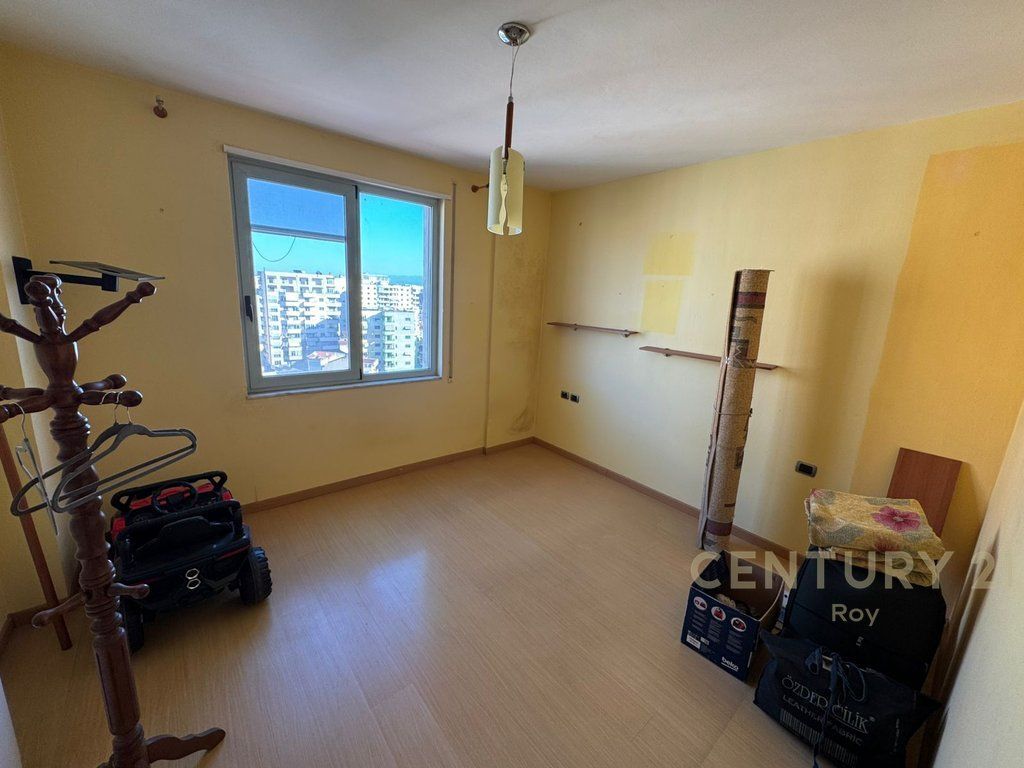 SHITET APARTAMENT 3+1+2 NE QENDER , DURRES !