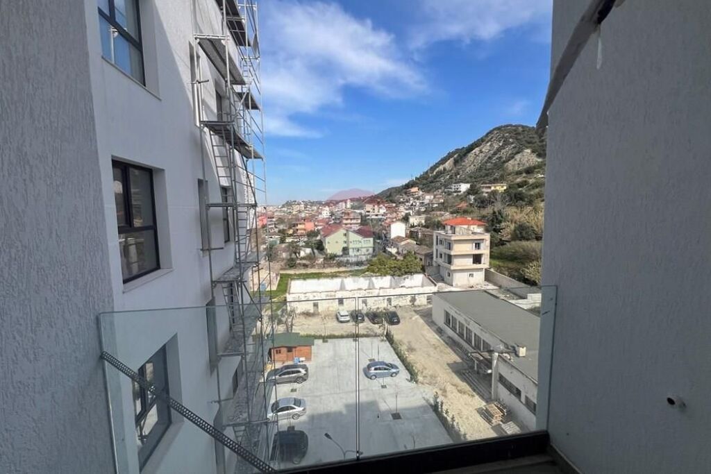🏡 Garsoniere për Shitje – Lungomare, Vlorë