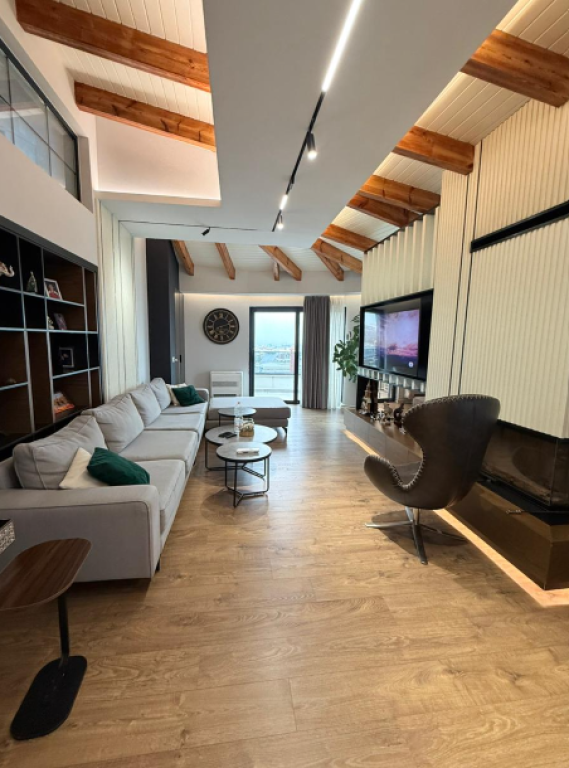 🏡 Super Vilë Luksoze për Shitje – Liqeni i Thatë