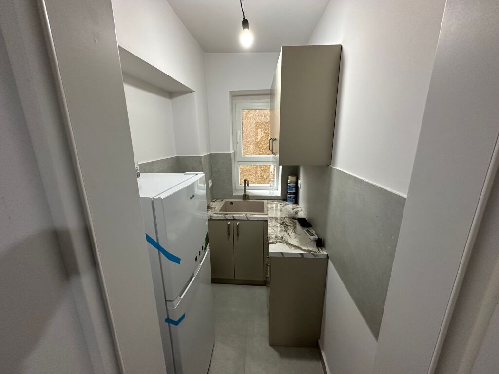 Apartament 4+1 per zyra me qera ne Brryl