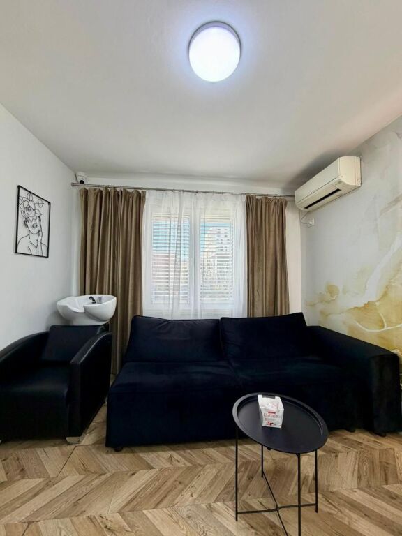 VENDESI ATTIVITÀ ESTETICA, COMUNE DI PARIGI